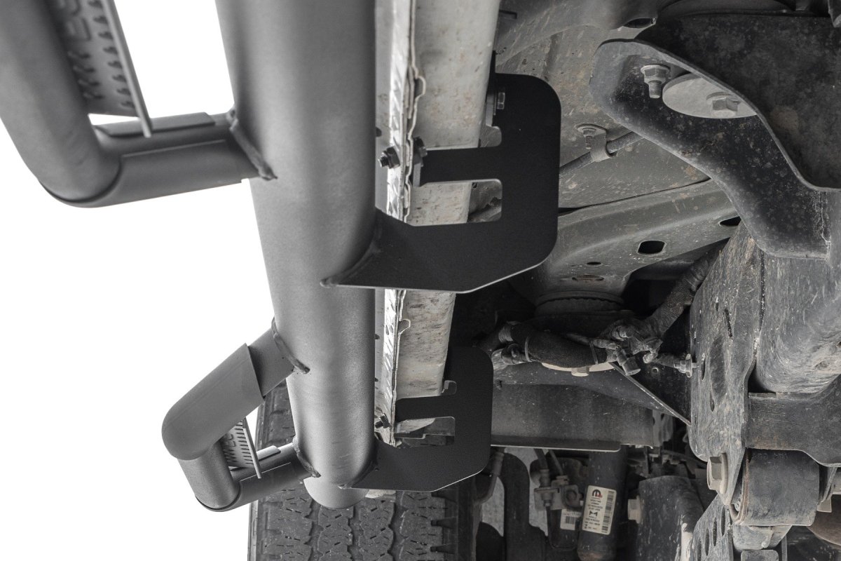 Ram 3500 Nerf Steps - Cab Length - Rough Country - Crew Cab | SRW - '11-'23